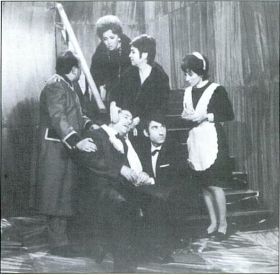 nosotros ellas y el duende.jpg